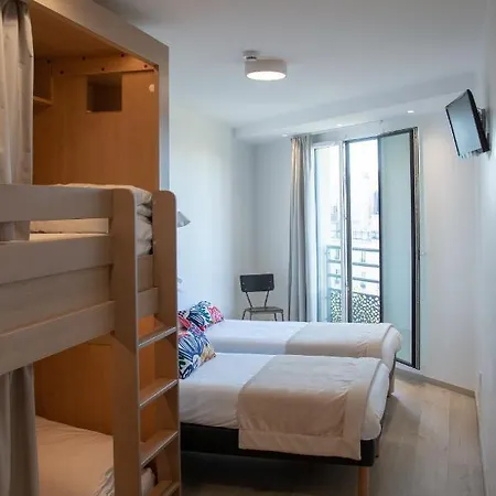 The People - Bercy Albergue *
