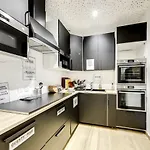 The People - Bercy Hostal
