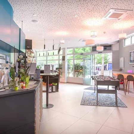 The People - Bercy باريس