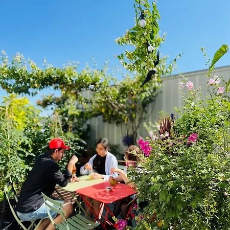 بيت شباب The People - Bercy