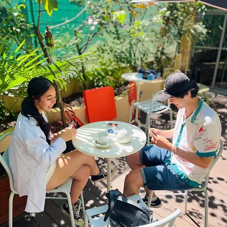 بيت شباب The People - Bercy