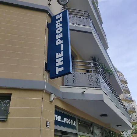 The People - Bercy אכסניה