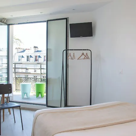 The People - Bercy פריז