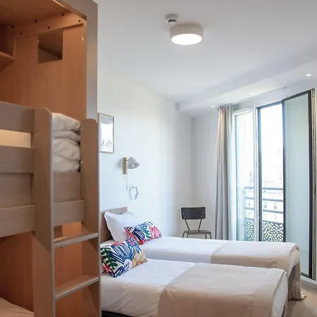 The People - Bercy פריז