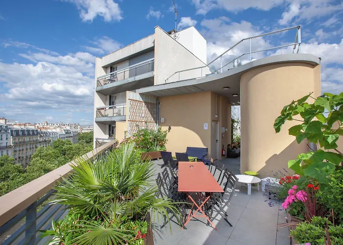 The People - Bercy Hostel